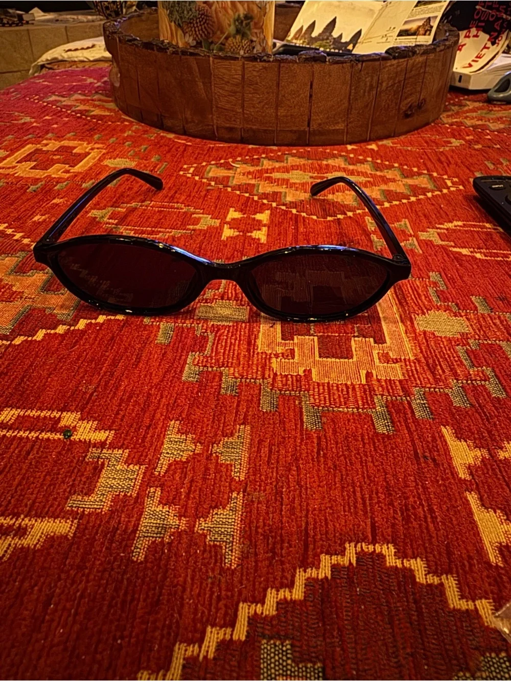 NWOT cat eye small oval black sunglasses